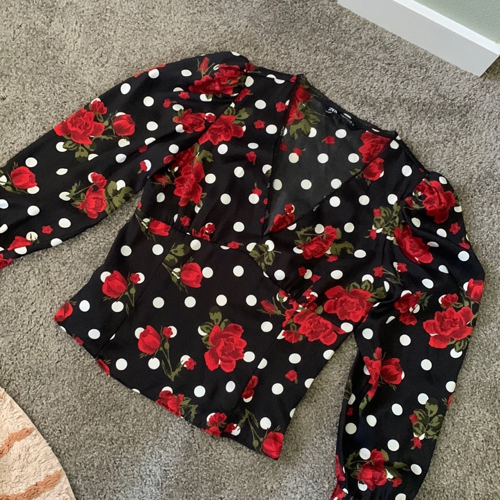 ZARA V neck floral blouse